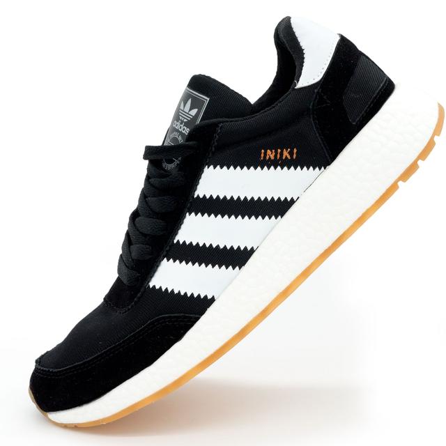 Кросівки для бігу Adidas Iniki Runner чорні з білими смужками