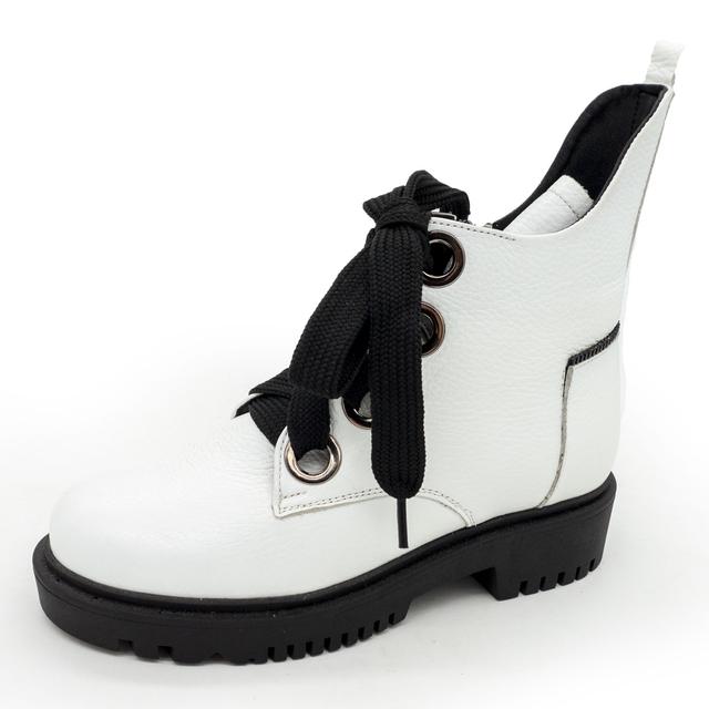 Women's winter white boots with fur