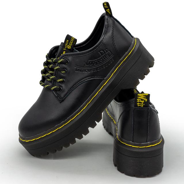 Чорні жіночі туфлі Dr. Martens, натуральна шкіра