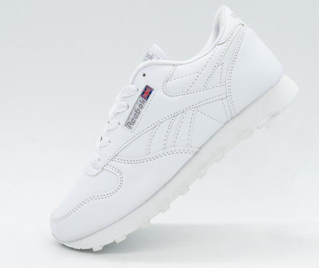 White women's sneakers Reebok classic