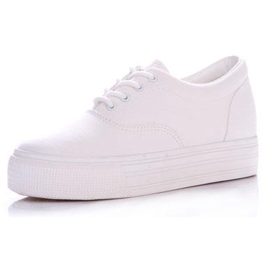 RenBen 3616-1 women's white sneakers with a thick sole