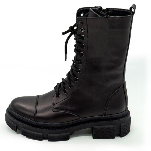 Winter black women's boots at Dr. Martens on the platform - 0020