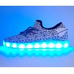фото Кросівки Yeezy білі LED, що світяться.