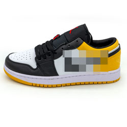 фото Низькі чорні з жовтим кросівки Nike Air Jordan 1